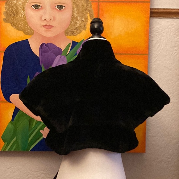 Mink Cap, Saga Furs - Picture 3 of 11